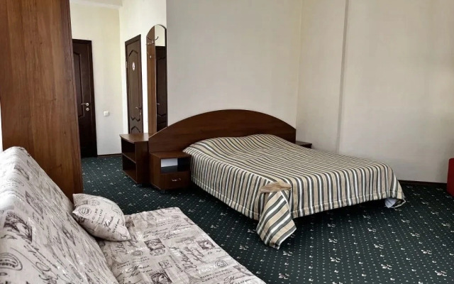 Sezonnyy Otelj Maks Hotel