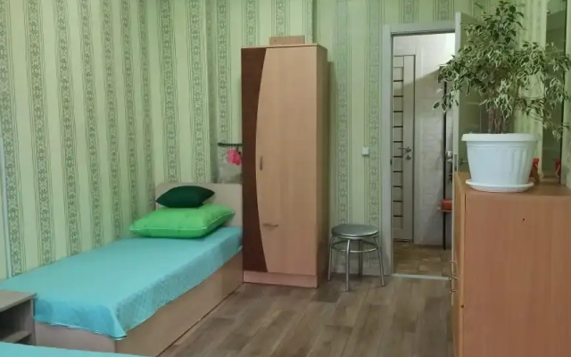 Apartamenty Cetyrehkomnatnaa kvartira na Dimitrova 4