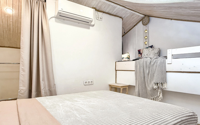 Квартира Стильная студия на 2 ярусах у моря