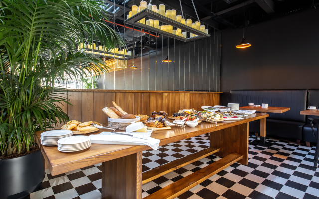 Hotel Twenties Tbilisi - Stay & Dine