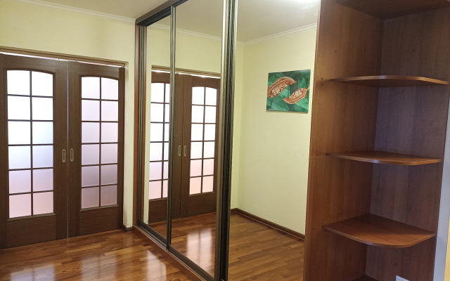 Квартира Двухкомнатная у Метро Козья Слобода