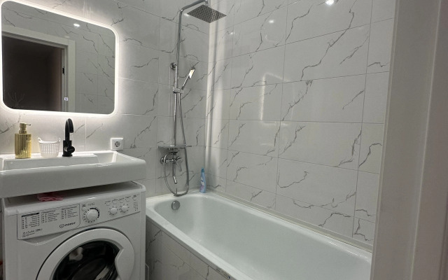 Yevro2 Kh Komnatnaya V Tsentre Flat
