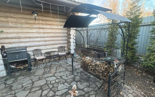 Derevyanny s Russkoy Baney Private House