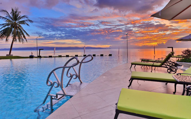 Vannee Golden Sands Beachfront Resort