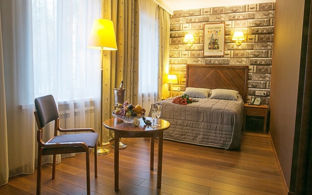 Dom Pionerov Hotel-Museum