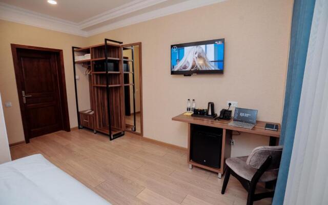 Resident Hotel