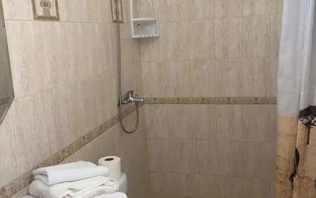 RosaHome Loo Guest house