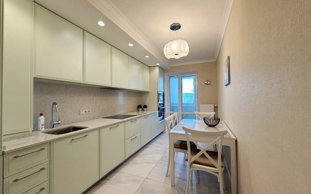 Апартаменты 4-комнатные HomeApart Сторожовская 8 (2)