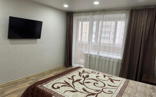 2kh-Komnatnaya S Khoroshim Remontom Flat