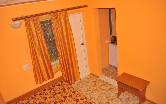 Inn on Chernomorskaya 100