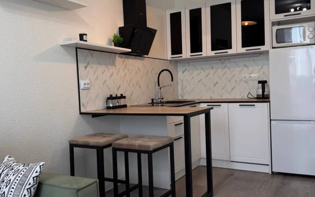 Yevrodvushka Ryadom s Naberezhnoy Reki Nevy Apartments
