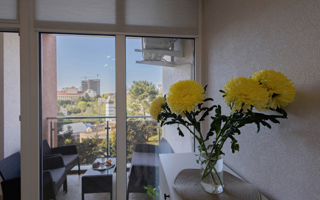 Апартаменты Двухкомнатные апартаменты с балконом в Светлана-парк