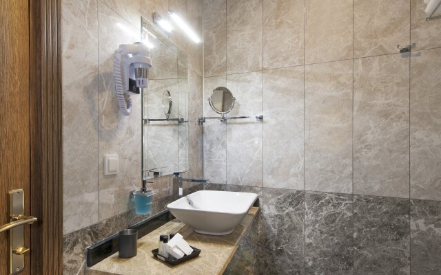 Perapolis Hotel