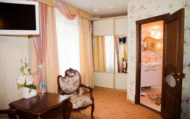 Renessans Hotel