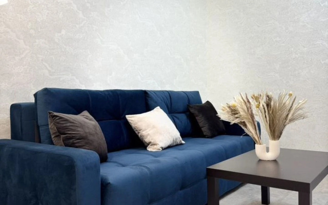 Na Ulitse Druzhby 28/7 Flat