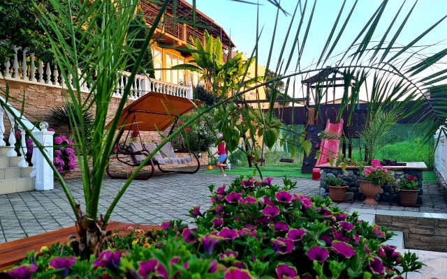 Russkaya Skazka Guest House