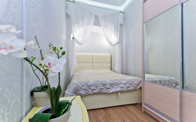 Апартаменты SpbStay на Невском проспекте 82