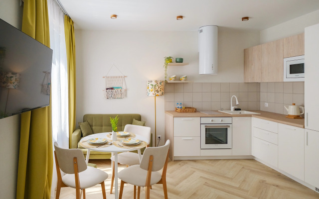 Uyutnaya i novaya studiya v Kudepste Apartments