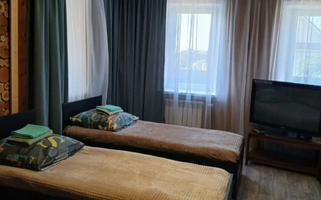 Частный Дом в Центpе Дeревни Взвад