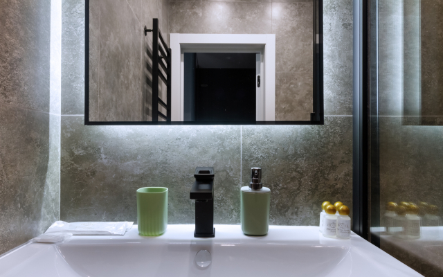 Andora-Steel Flat