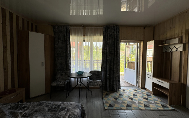 Domik U Ozera Bungalow