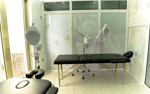 247 Luxury Hotel & Apartment Ajah Hotel
