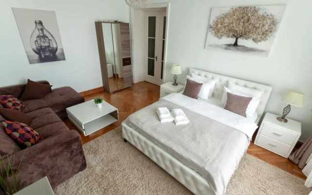 Lyuks s balkonom ı vidom na Moskva-Siti Apartments