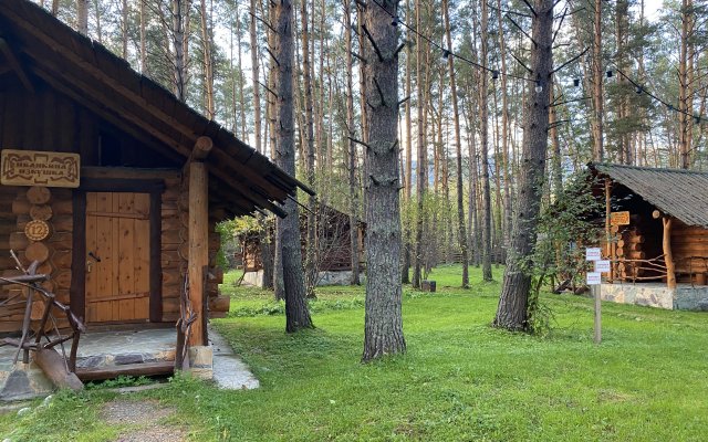 Derevnya Berendeevka Hotel