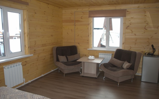 SEMEJNYiJ Guest House