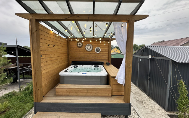 Частный дом Барнхауз с сауной и уличным джакузи