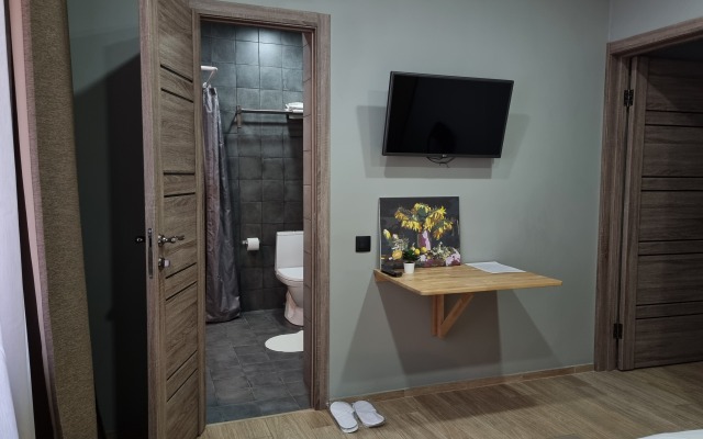 Ostrovskogo 11 Guest House