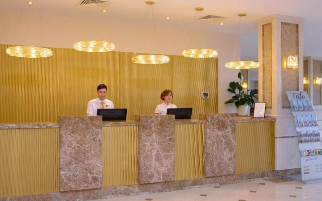 The Grand Gloria Hotel
