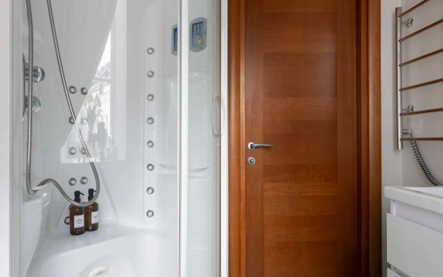 Квартира GM Apartments Шикарная двухуровневая у Арбата