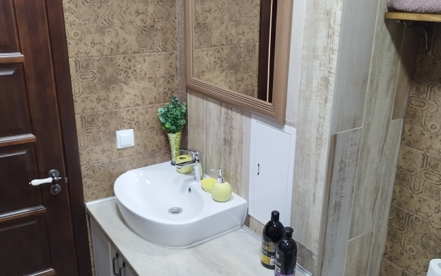 Апартаменты на Леонова