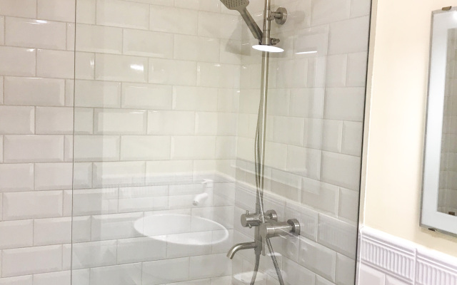 Svetlaya Kvartira Na Beregu Zaliva Apartments