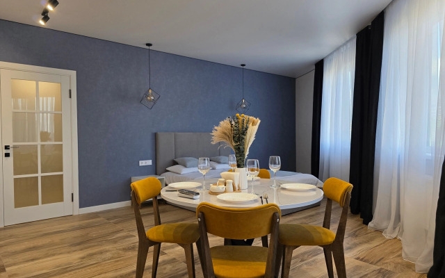 Dizaynerskaya S Vidom Na Gory Flat