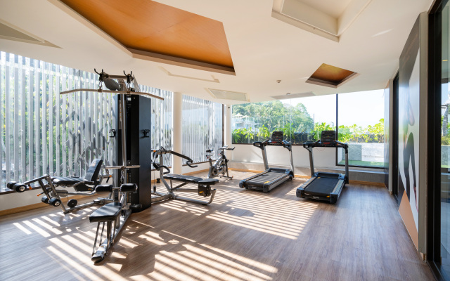 Aristo Beach Resort condo by Roominger Hotel