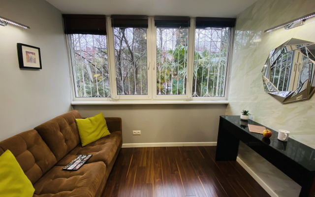 Квартира Уютная в Тихом Центре на Роз 61 10 Минут до Моря