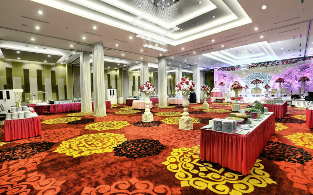 Отель Aston Inn Cilacap