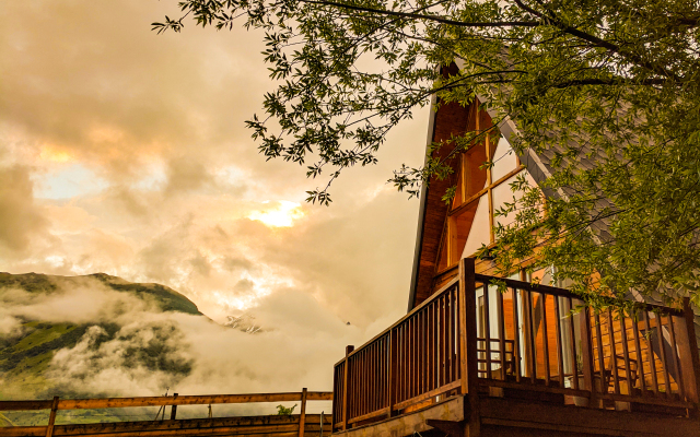 Dom Rokhsan Guest House