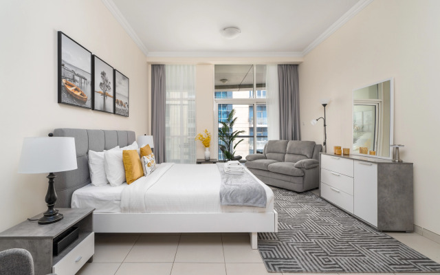 Burj Khalifa & Canal View 1 Bedroom Apartments