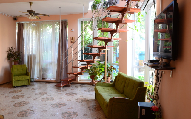 Tri Kita Guest House