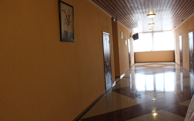 Adel Hotel