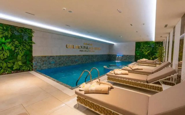 Golden Palace Hotel