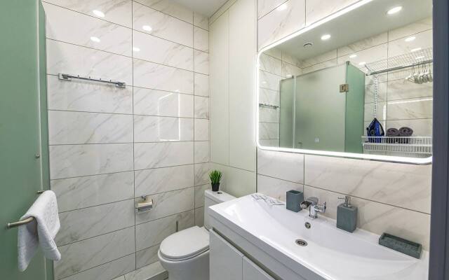 Квартира с Панорамными Окнами и Выходом на Крышу