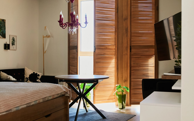 Luma Pink 3 Apartments