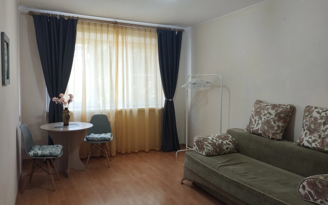 V Akademgorodke Flat