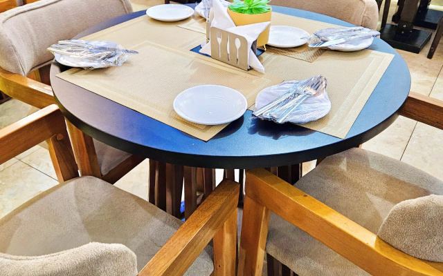 Отель Reiz Continental Abuja