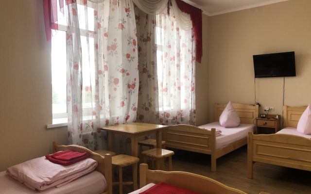 Chibis Hotel