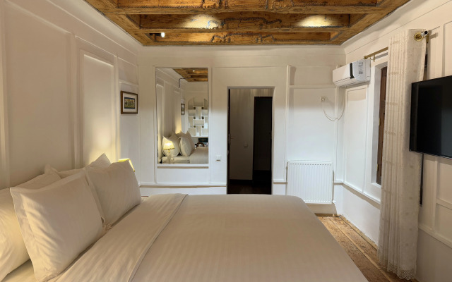 Usman Heritage Mini-hotel